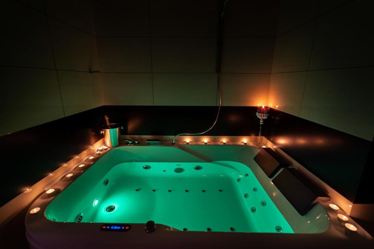 Premium Jacuzzi Apartment Klaipėda Exterior foto